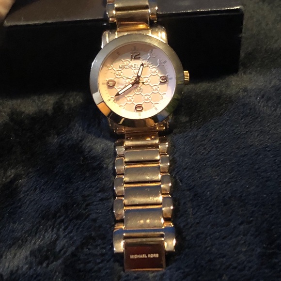 Michael Kors women’s watch rose gold - Picture 1 of 6